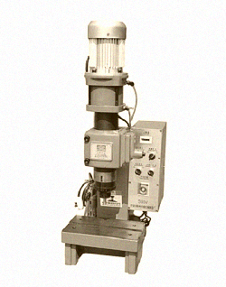 氣壓鉚接機在使用時要注意哪些事項？