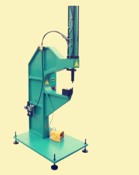 國產(chǎn)鉚接機多少錢一臺？