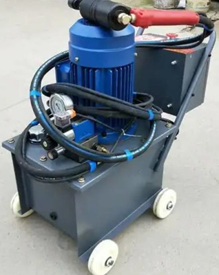 如何確保液壓鉚接機(jī)的鉚接質(zhì)量？先選對(duì)設(shè)備！ 圖1