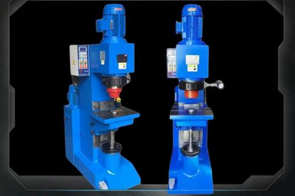 鉚頭不轉(zhuǎn)？可能使用的是徑向鉚接機！ 圖2