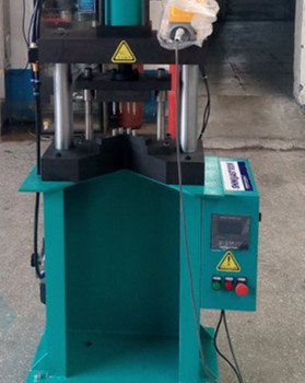 國(guó)內(nèi)有哪些鉚接機(jī)生產(chǎn)制造商？